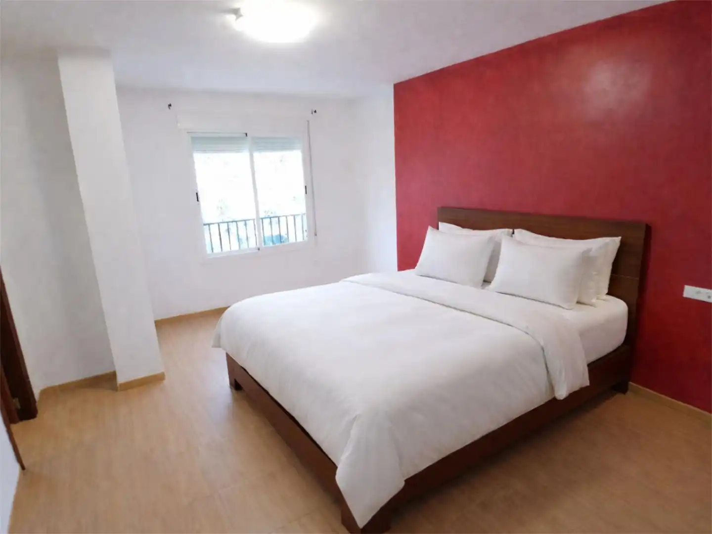 Piso en venta en Calle Rosa Chacel, 1, Fuente Vaqueros Habitación de Piso en venta en Fuente Vaqueros con Aire acondicionado, Calefacción y Jardín privado