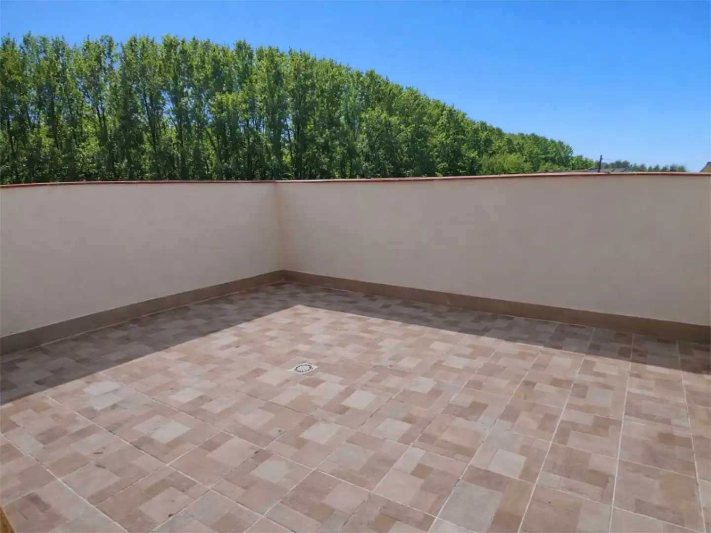 Piso en venta en Calle Rosa Chacel, 1, Fuente Vaqueros Terraza de Piso en venta en Fuente Vaqueros con Aire acondicionado, Calefacción y Jardín privado