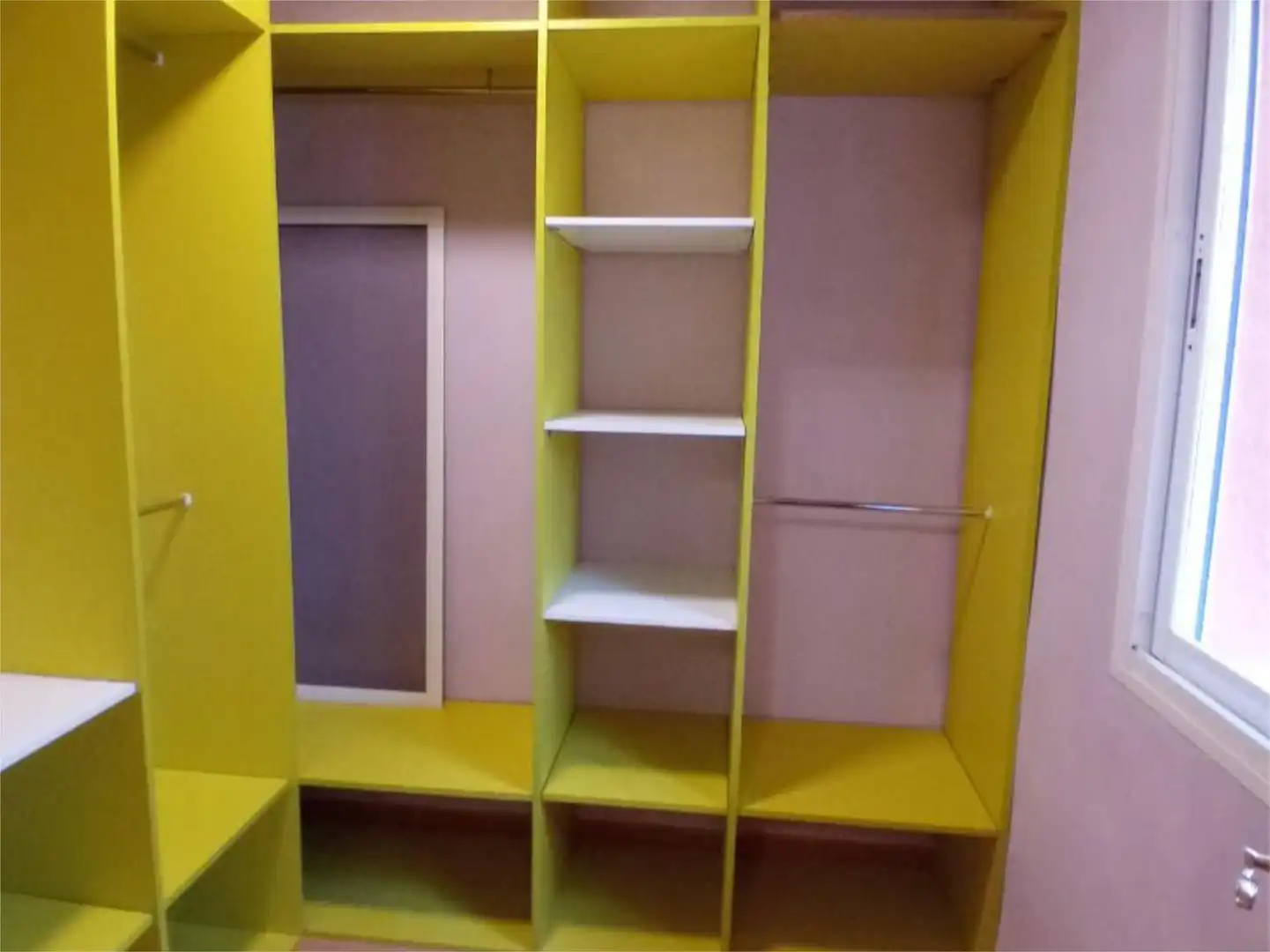 Piso en venta en Calle Rosa Chacel, 1, Fuente Vaqueros Habitación de Piso en venta en Fuente Vaqueros con Aire acondicionado, Calefacción y Jardín privado