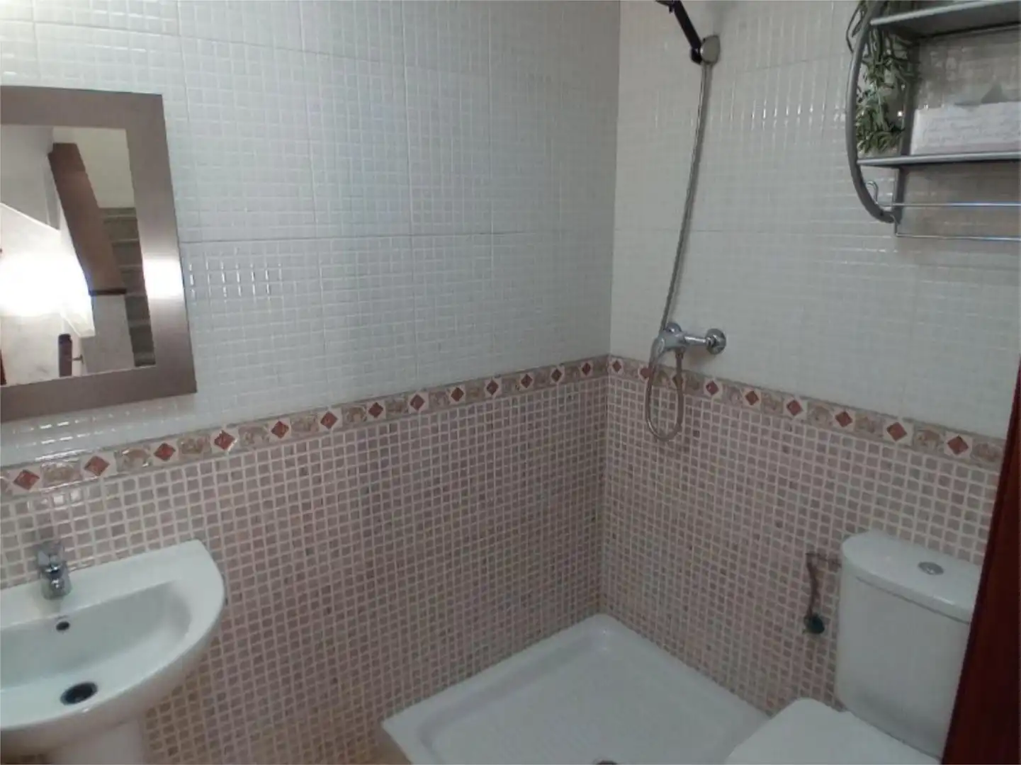 Piso en venta en Calle Rosa Chacel, 1, Fuente Vaqueros Baño de Piso en venta en Fuente Vaqueros con Aire acondicionado, Calefacción y Jardín privado