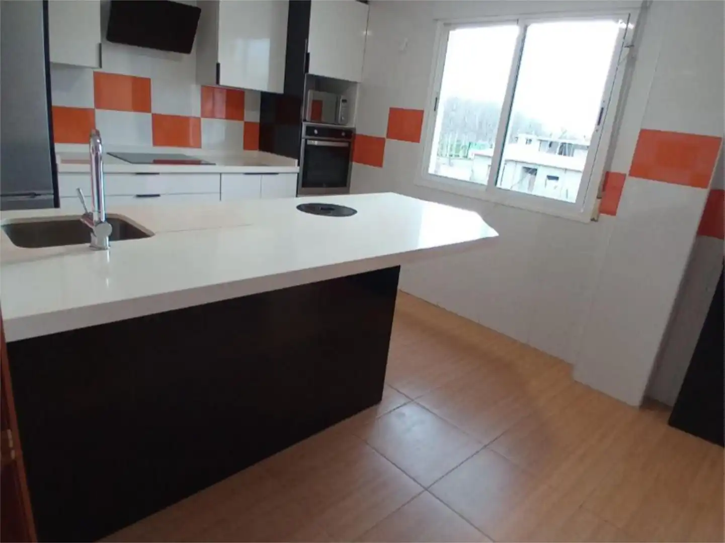 Piso en venta en Calle Rosa Chacel, 1, Fuente Vaqueros Cocina de Piso en venta en Fuente Vaqueros con Aire acondicionado, Calefacción y Jardín privado