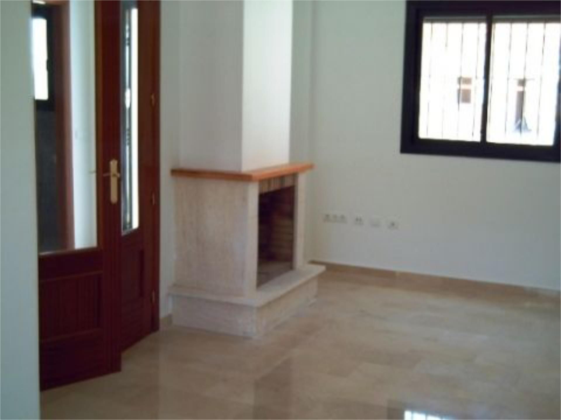 Casa adosada de lloguer en Castellar de la Frontera amb Moblat i Balcó