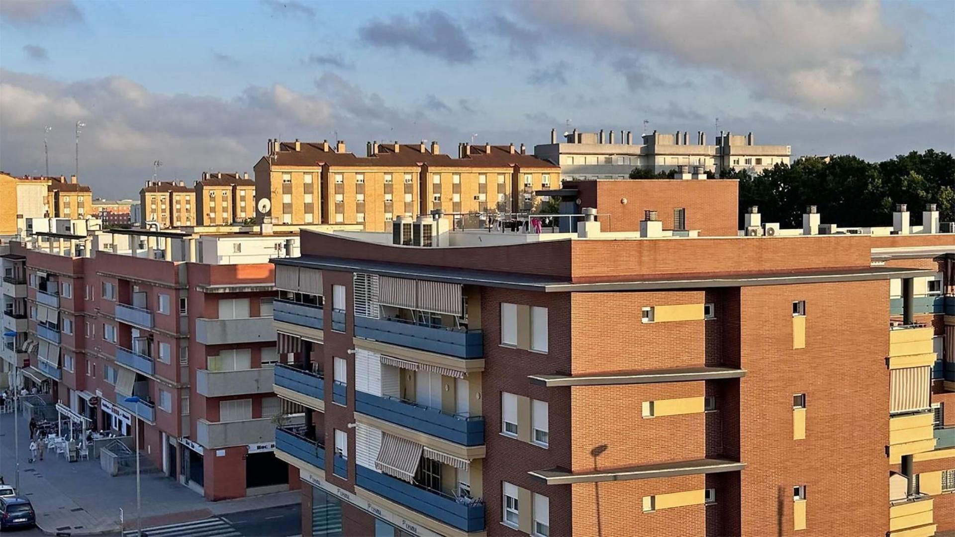 Exterior view of Flat to rent in  Huelva Capital  with Furnished and Balcony