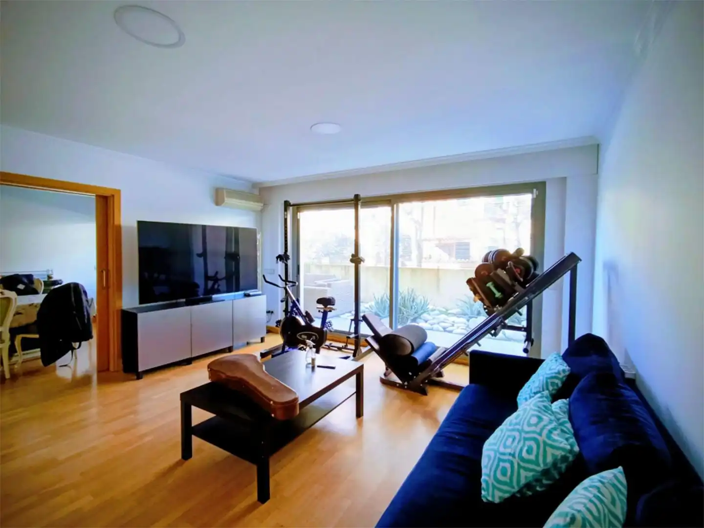 Piso en venta en Paseo de los Cerezos, 17, Hispanoamérica - Bernabéu Sala de estar de Piso en venta en Madrid con Aire acondicionado, Calefacción y Jardín privado