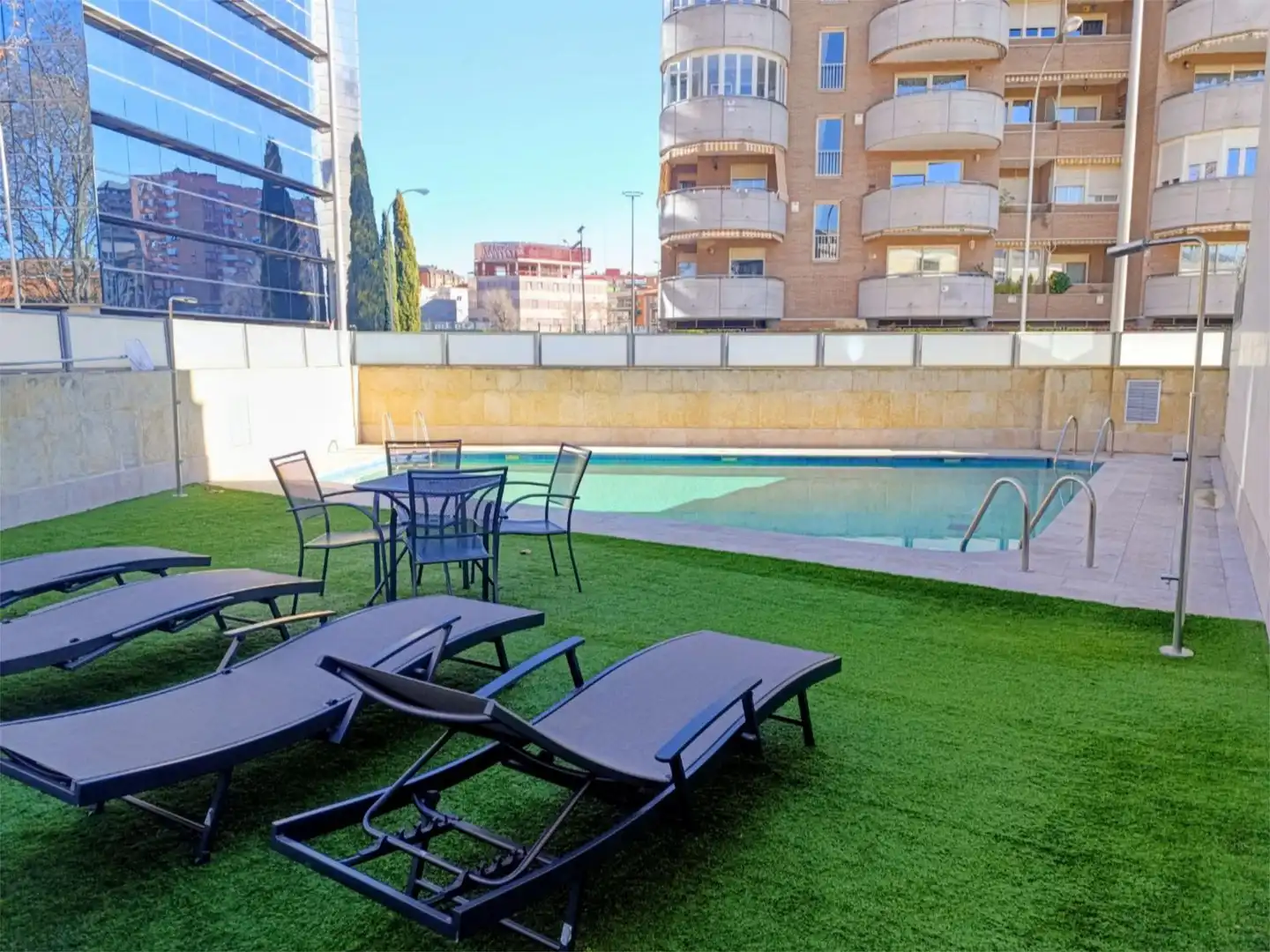 Piso en venta en Paseo de los Cerezos, 17, Hispanoamérica - Bernabéu Piscina de Piso en venta en Madrid con Aire acondicionado, Calefacción y Jardín privado