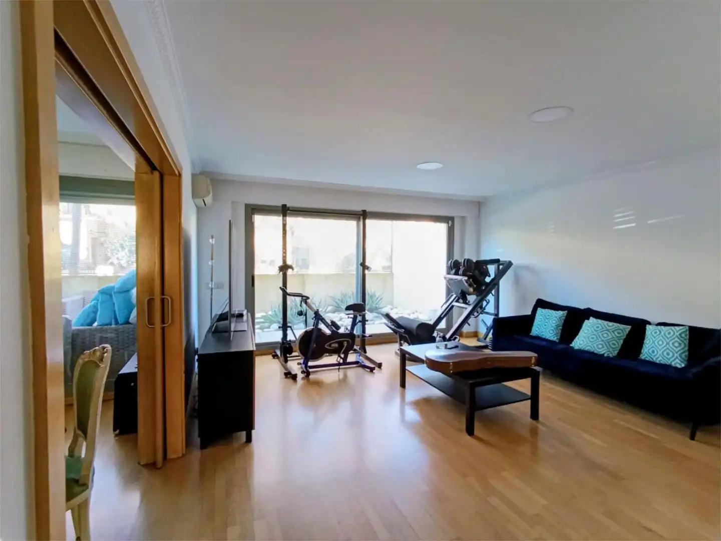 Piso en venta en Paseo de los Cerezos, 17, Hispanoamérica - Bernabéu Sala de estar de Piso en venta en Madrid con Aire acondicionado, Calefacción y Jardín privado