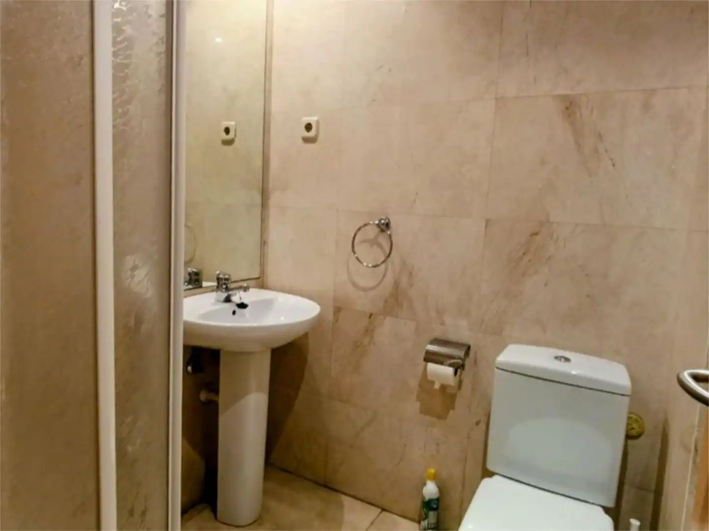Piso en venta en Paseo de los Cerezos, 17, Hispanoamérica - Bernabéu Baño de Piso en venta en Madrid con Aire acondicionado, Calefacción y Jardín privado