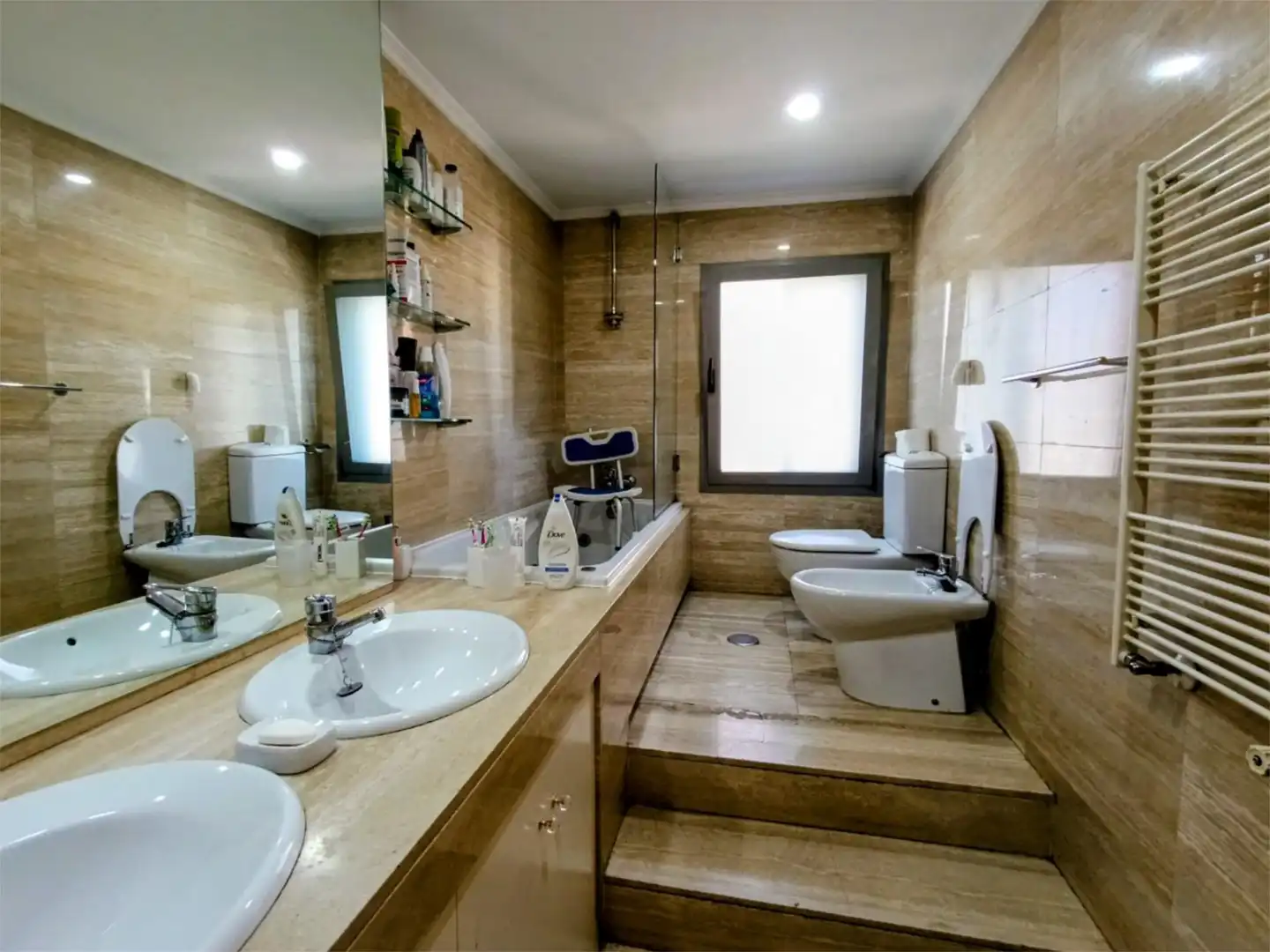 Piso en venta en Paseo de los Cerezos, 17, Hispanoamérica - Bernabéu Baño de Piso en venta en Madrid con Aire acondicionado, Calefacción y Jardín privado