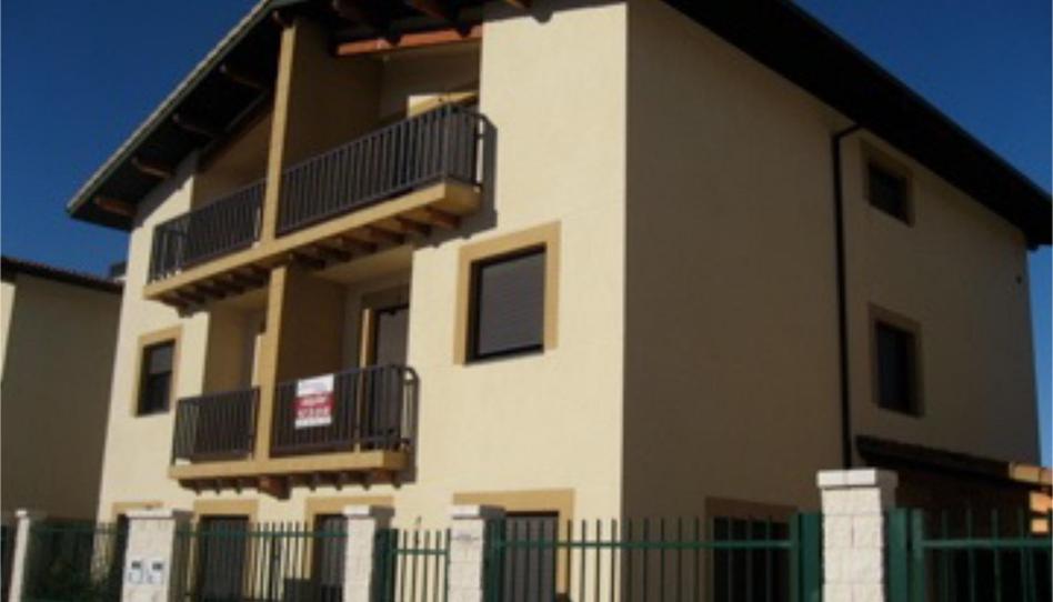 Casa adosada en venda a Calle Juan Ramón Jiménez, 19, Cardeñadijo, Burgos - imatge 1 Foto 1 de Casa adosada en venda a Calle Juan Ramón Jiménez, 19, Cardeñadijo, Burgos