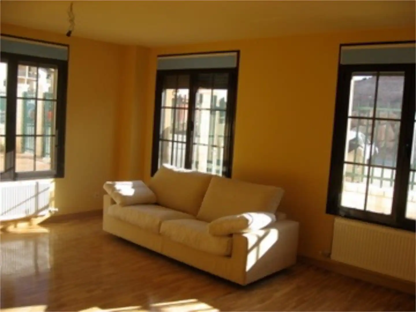 Sala de estar de Casa adosada en venta en Cardeñadijo con Terraza y Balcón