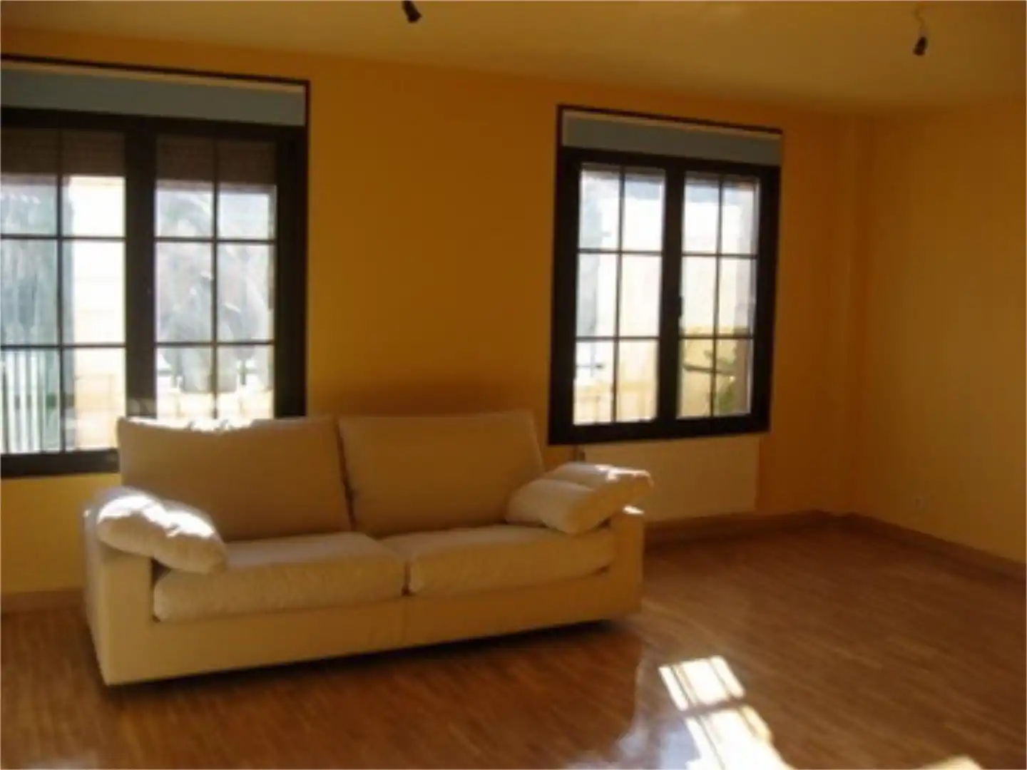 Sala de estar de Casa adosada en venta en Cardeñadijo con Terraza y Balcón
