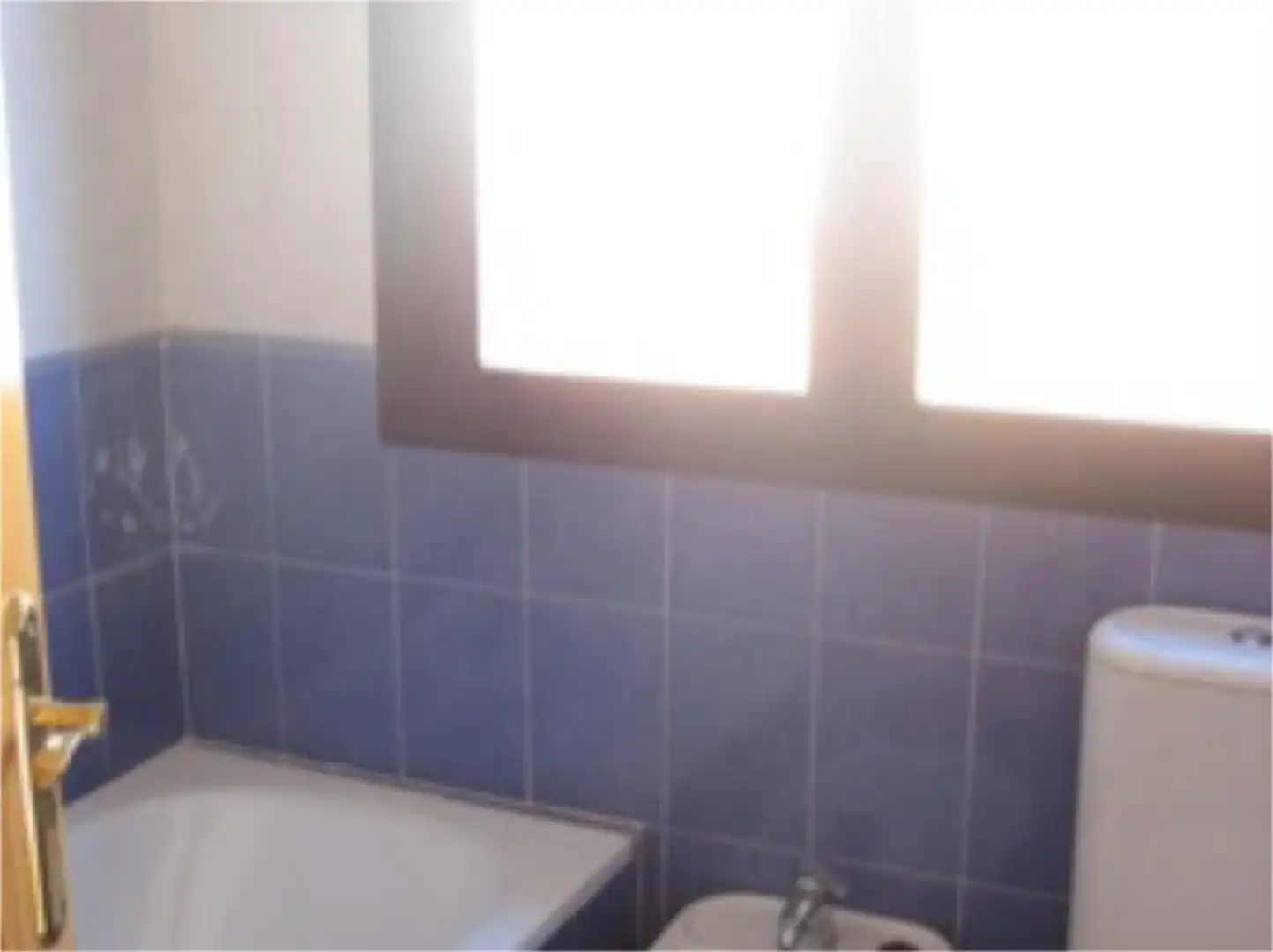 Baño de Casa adosada en venta en Cardeñadijo con Terraza y Balcón