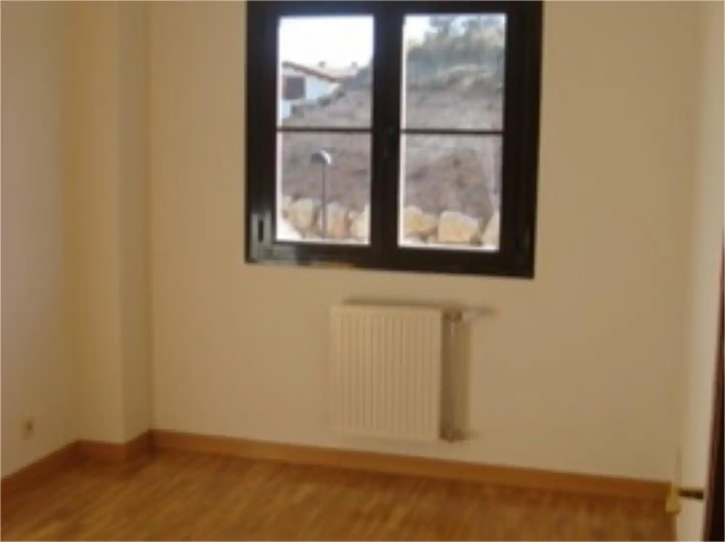 Habitación de Casa adosada en venta en Cardeñadijo con Terraza y Balcón