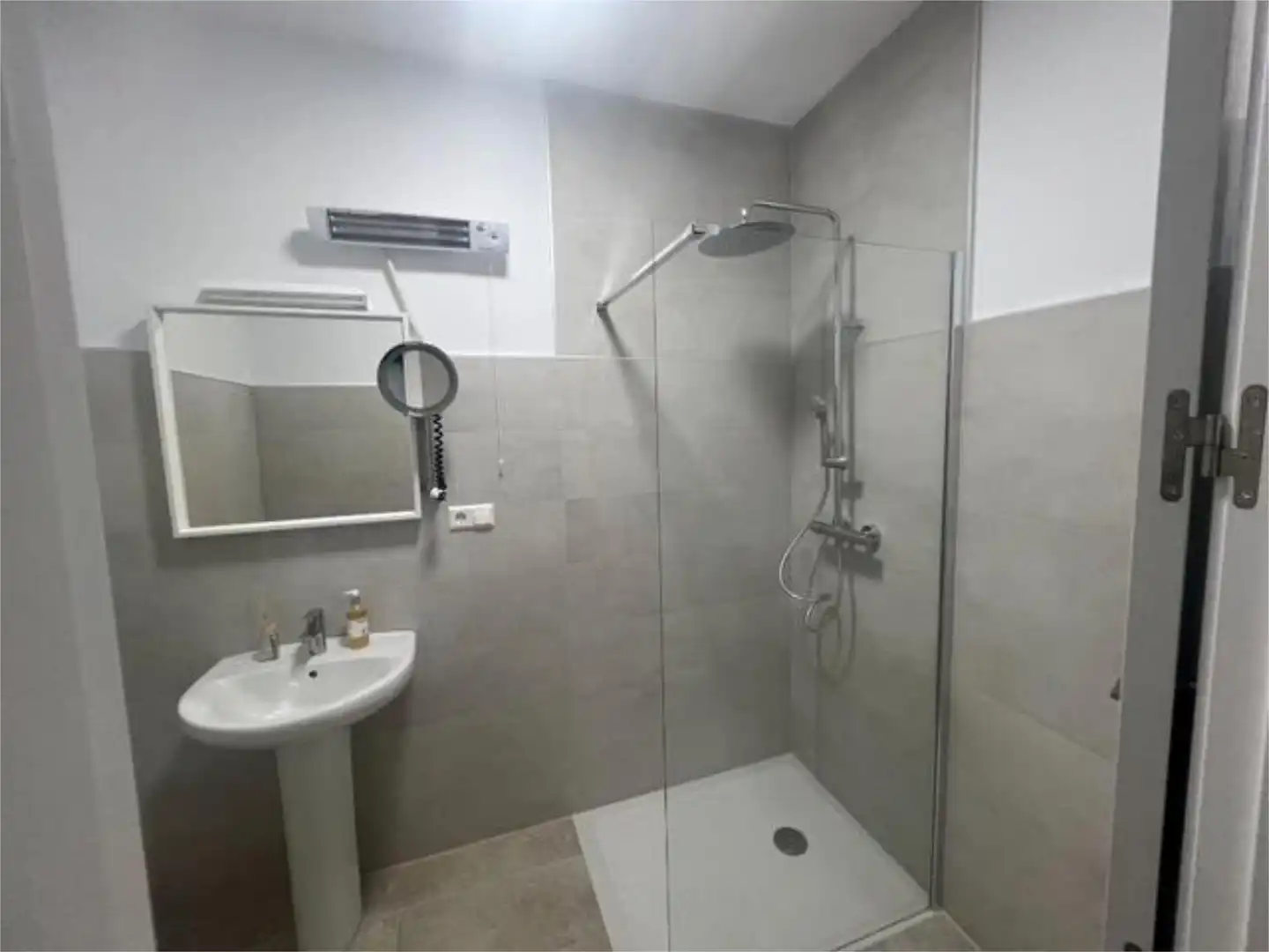 Baño de Casa adosada en venta en Ronda con Calefacción, Jardín privado y Terraza