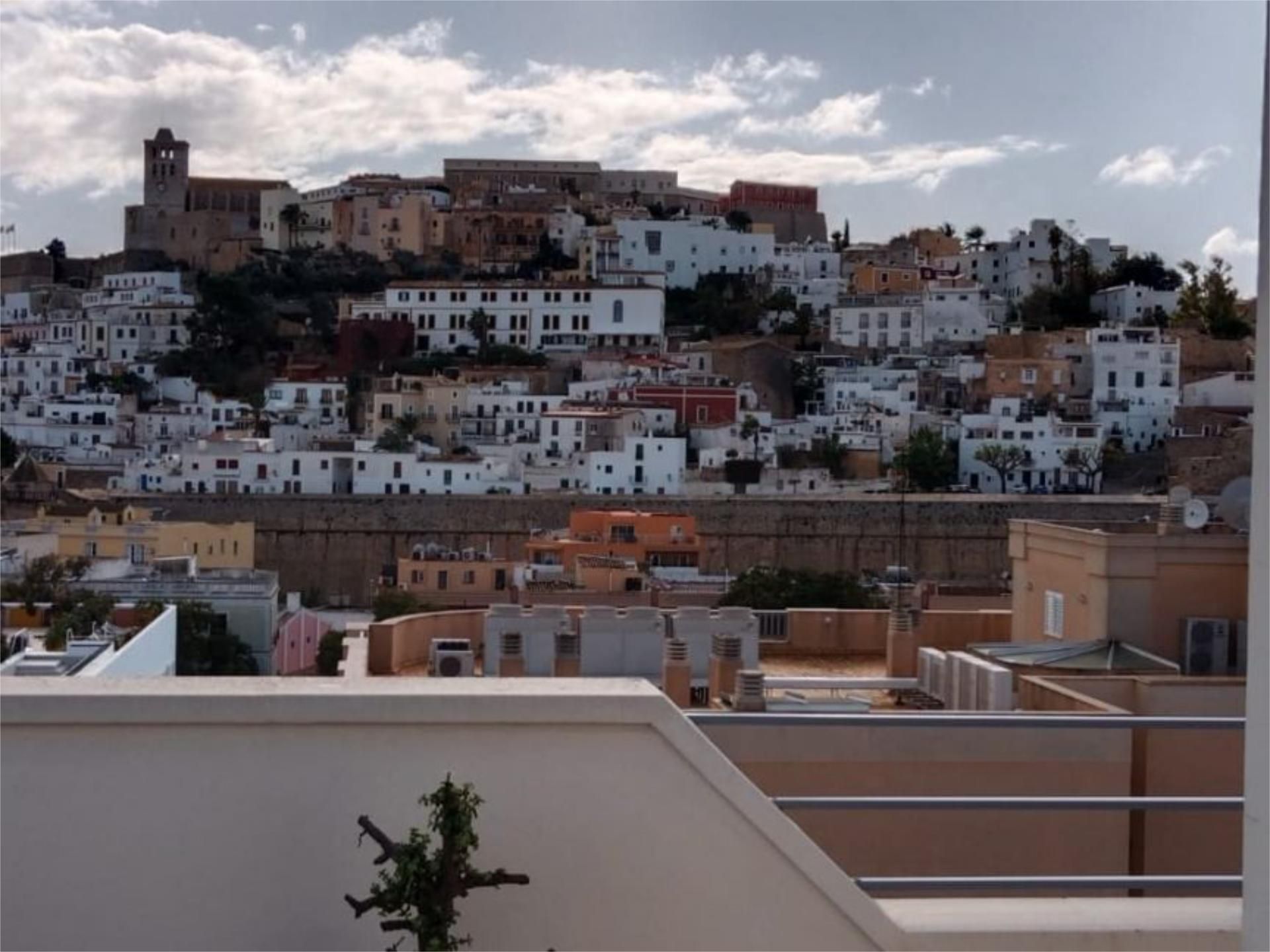 Pis en venda a Avinguda de Bartomeu de Roselló, 5, Eivissa Vista exterior de Pis en venda en Eivissa amb Aire condicionat, Terrassa i Balcó