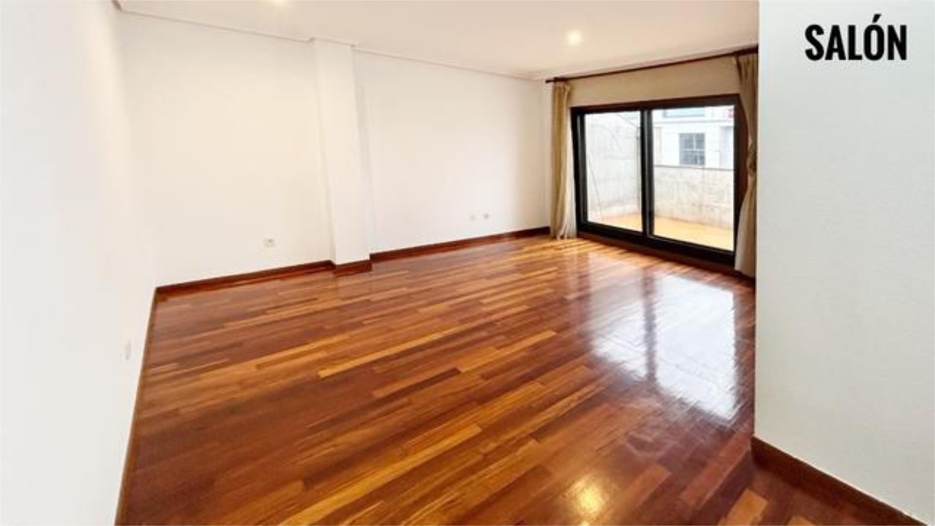 Piso de alquiler en Pontevedra Capital  con Calefacción y Terraza