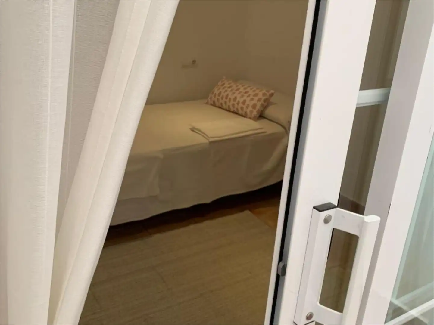 Habitación de Piso de alquiler en Fuengirola con Aire acondicionado y Balcón