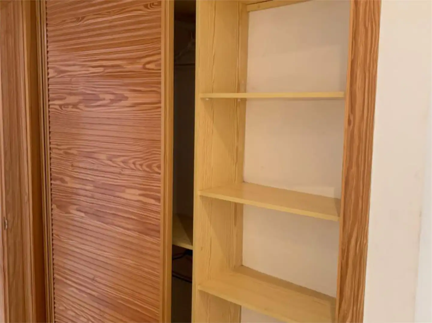 Habitación de Piso de alquiler en Fuengirola con Aire acondicionado y Balcón