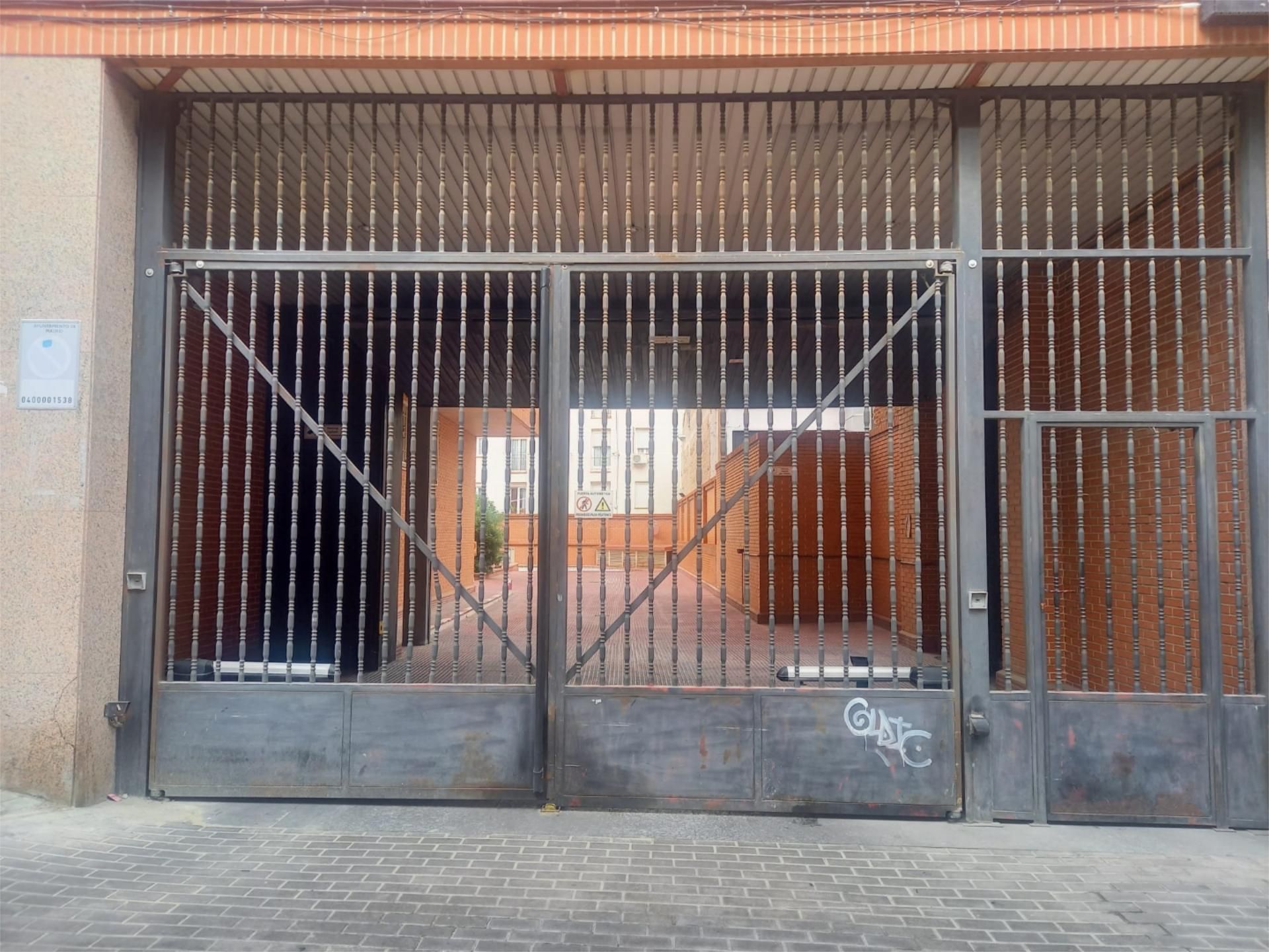 Exterior view of Garage to rent in  Madrid Capital