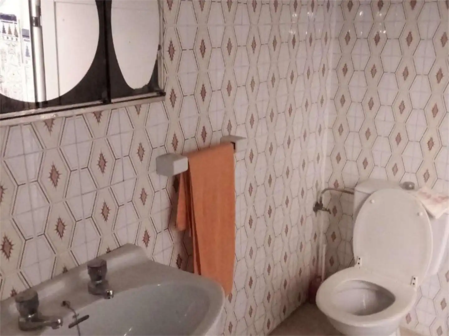 Casa adosada en venta en Calle Marqués de Linares, 24, Villatorres Baño de Casa adosada en venta en Villatorres