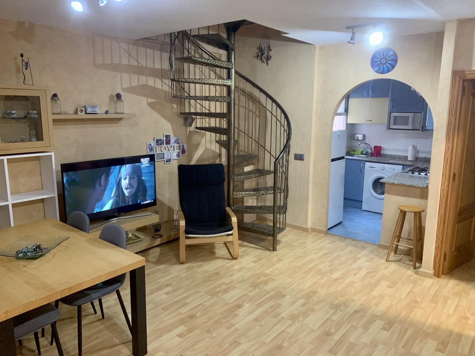 Living room of Apartment to rent in Orihuela  with Air Conditioner, Heating and Parquet flooring