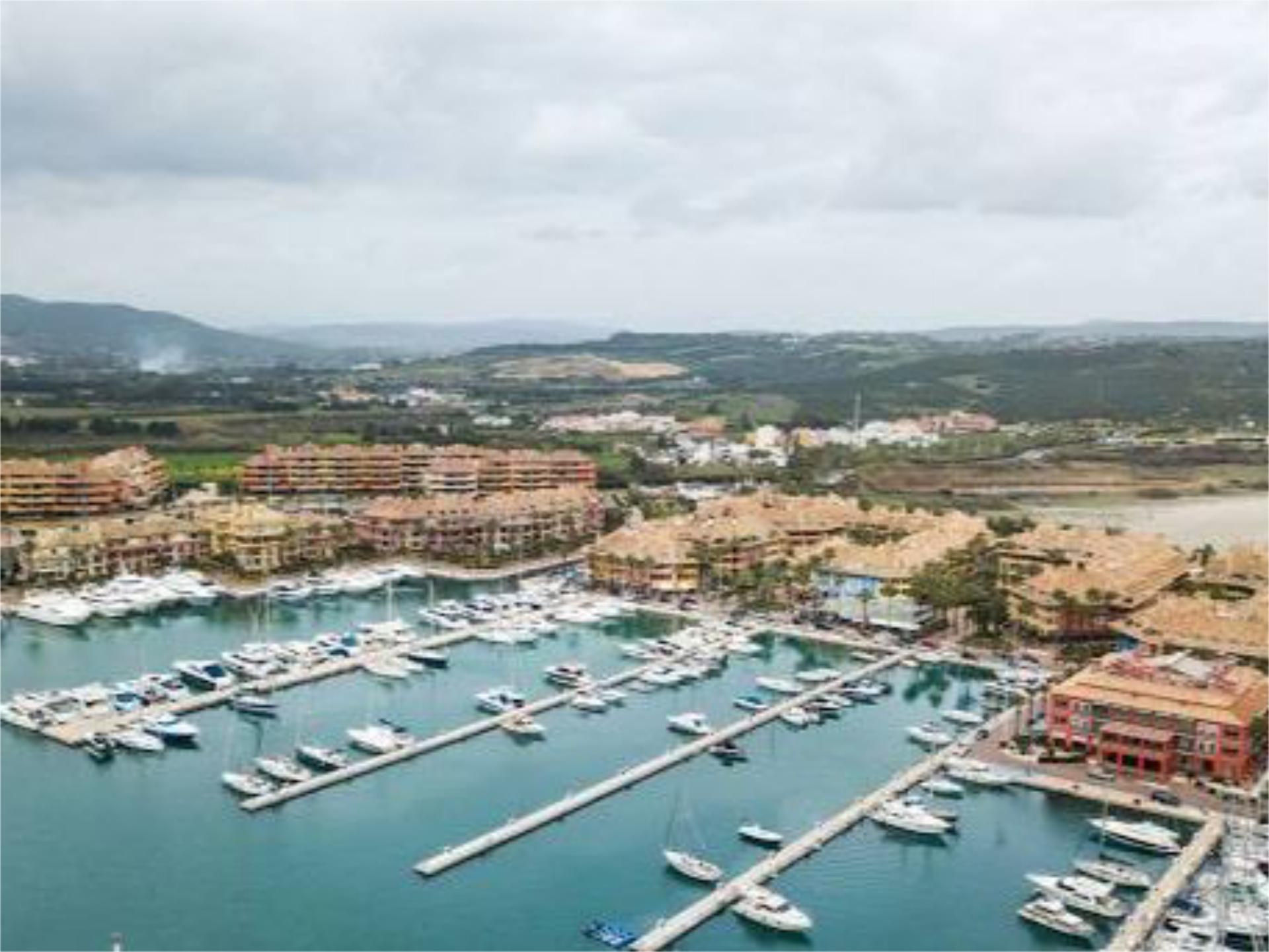 Casa o xalet en venda a Calle Mesilla del Diente, 6, Sotogrande Alto Vista exterior de Casa o xalet en venda en Sotogrande amb Aire condicionat, Calefacció i Jardí privat