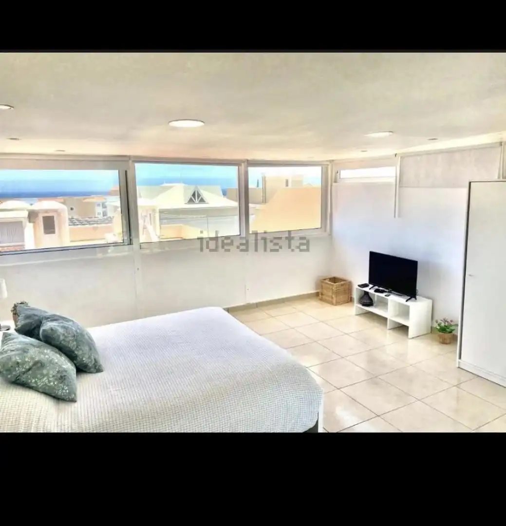 Apartamento en venta en Avenida J.m. Galván Bello, 134, Golf del Sur - Amarilla Golf Habitación de Apartamento en venta en San Miguel de Abona con Terraza, Piscina y Balcón