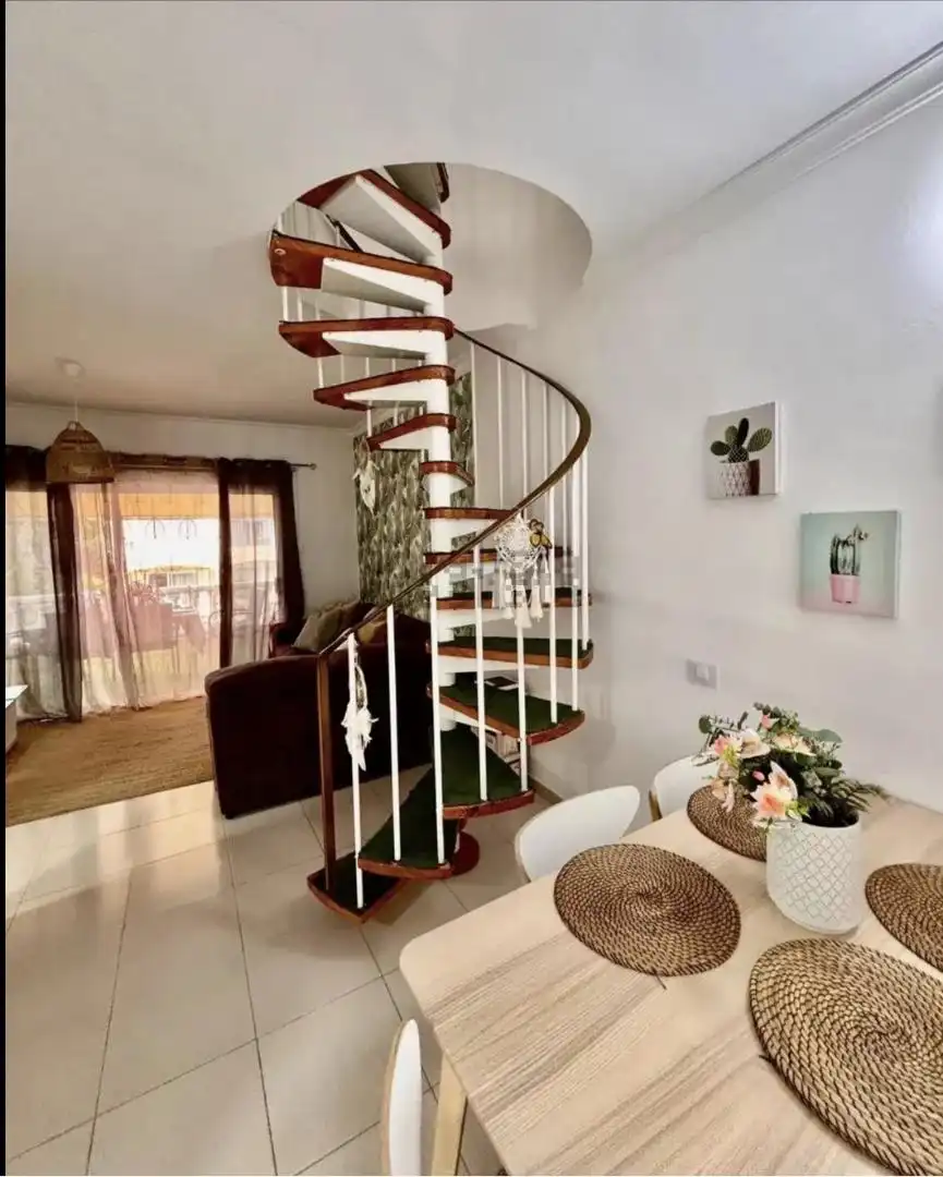 Apartamento en venta en Avenida J.m. Galván Bello, 134, Golf del Sur - Amarilla Golf Apartamento en venta en San Miguel de Abona con Terraza, Piscina y Balcón