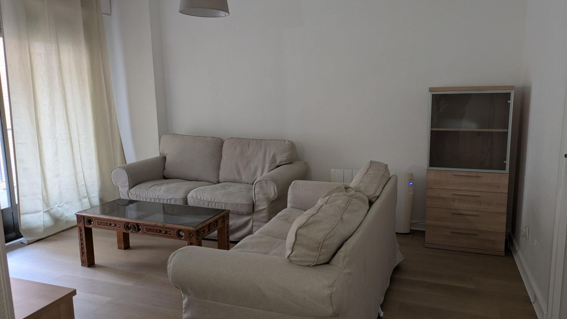 Sala d'estar de Pis de lloguer en Talavera de la Reina amb Calefacció, Terrassa i Moblat