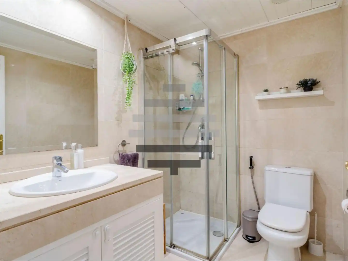 Wohnung zum Verkauf in Urbanizacion Los Aguilares, 1, Los Arqueros - Puerto del Almendro Badezimmer von Wohnung zum Verkauf in Benahavís mit Klimaanlage, Terrasse und Schwimmbad