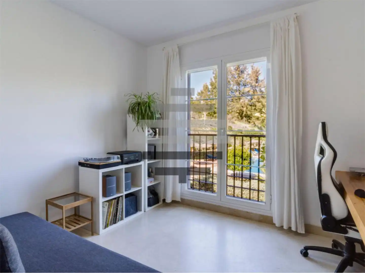 Wohnung zum Verkauf in Urbanizacion Los Aguilares, 1, Los Arqueros - Puerto del Almendro Schlafzimmer von Wohnung zum Verkauf in Benahavís mit Klimaanlage, Terrasse und Schwimmbad