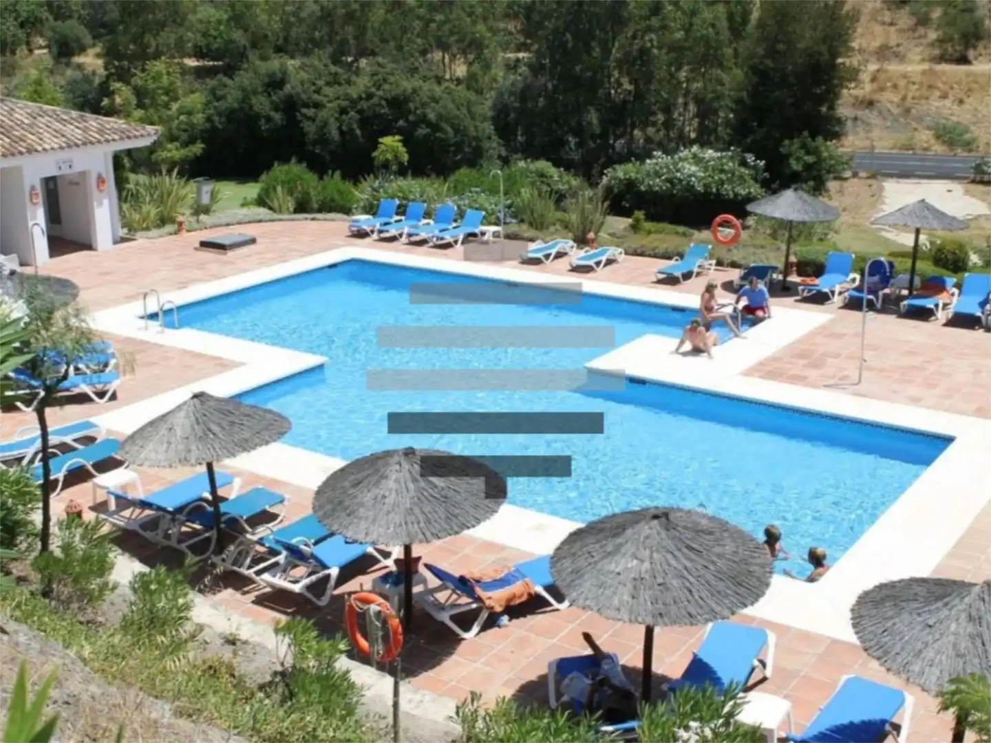Wohnung zum Verkauf in Urbanizacion Los Aguilares, 1, Los Arqueros - Puerto del Almendro Schwimmbecken von Wohnung zum Verkauf in Benahavís mit Klimaanlage, Terrasse und Schwimmbad