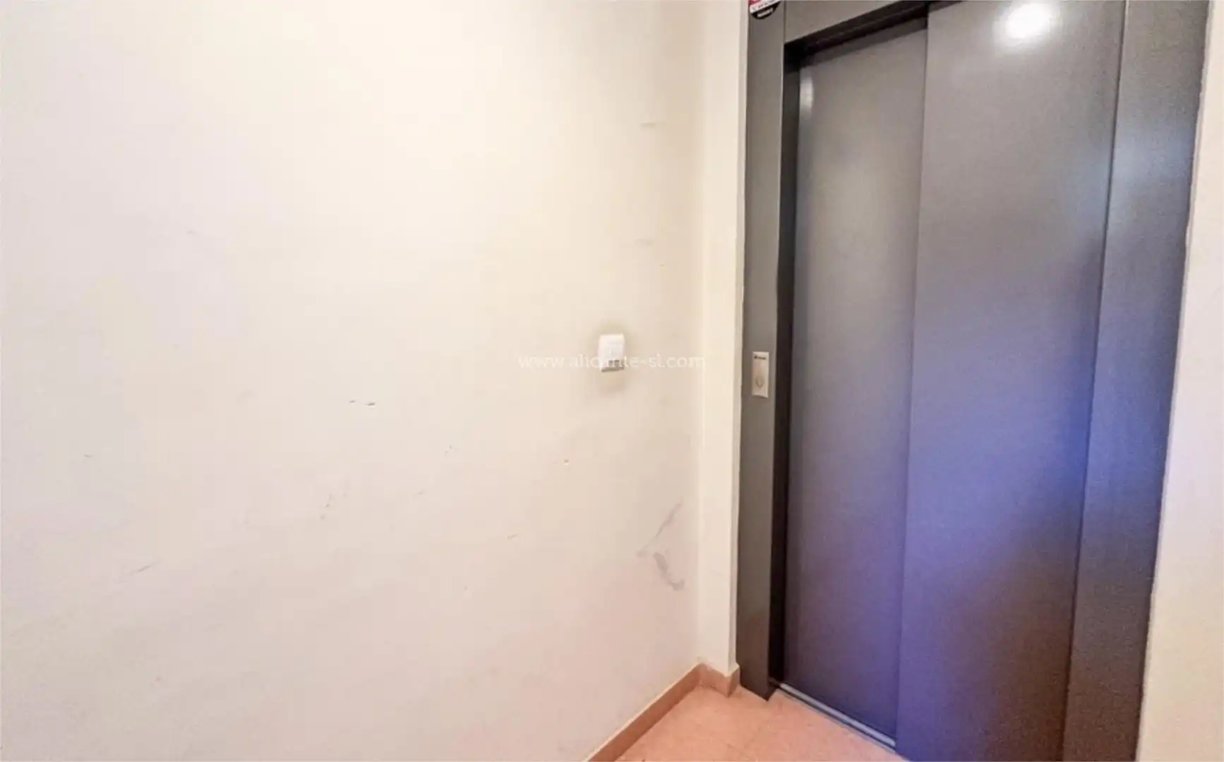 Piso en venta en Hondón de las Nieves / El Fondó de les Neus con Trastero y Parking comunitario