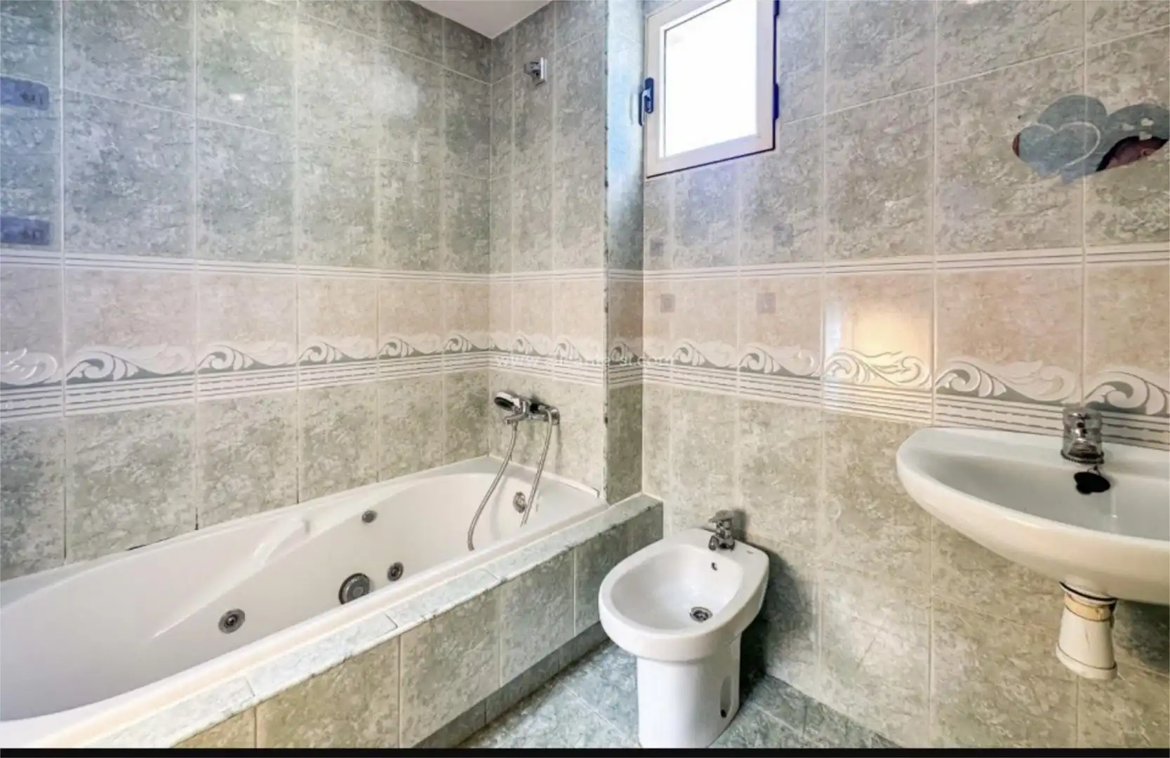 Baño de Piso en venta en Hondón de las Nieves / El Fondó de les Neus con Trastero y Parking comunitario