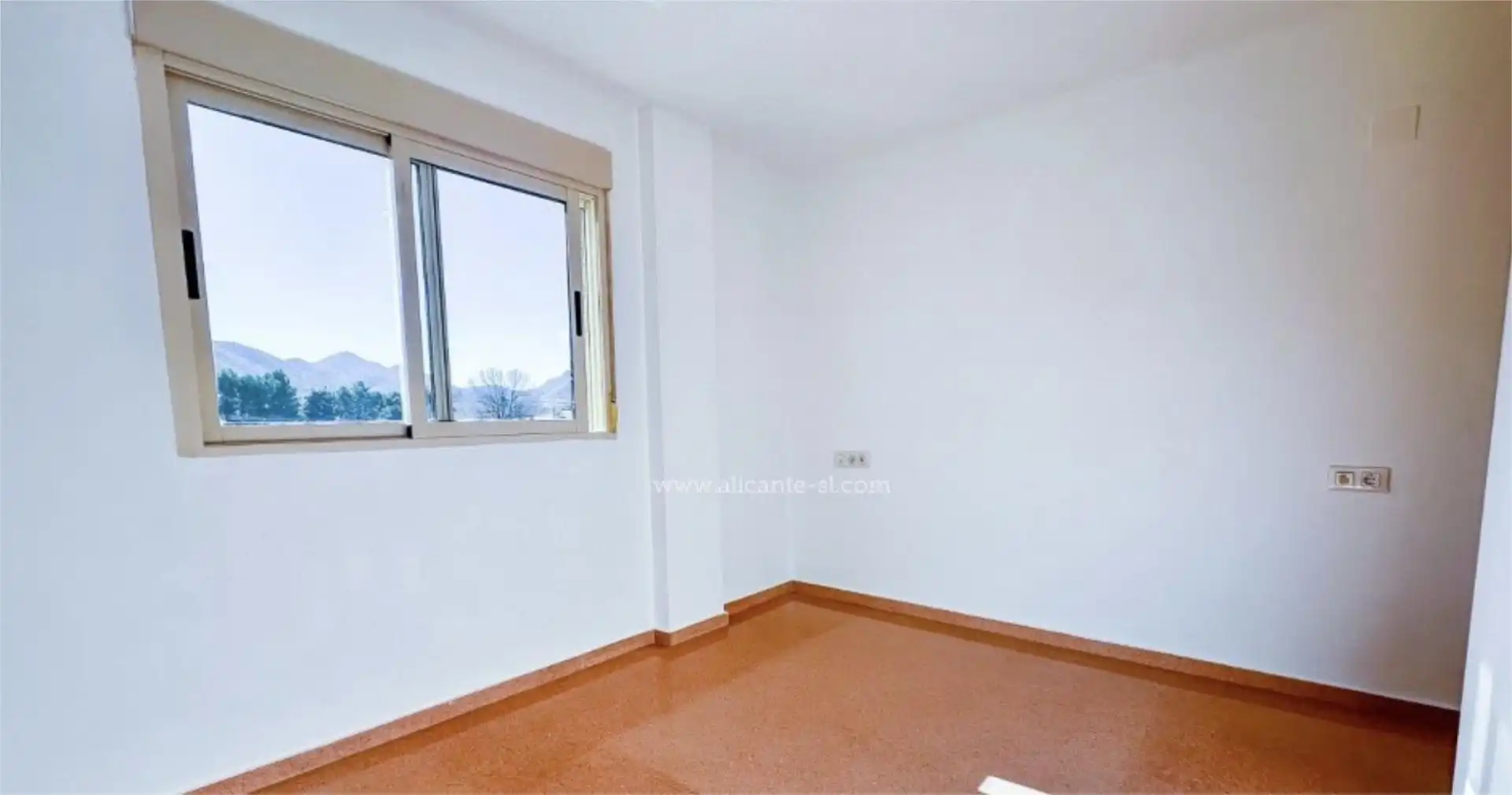 Habitación de Piso en venta en Hondón de las Nieves / El Fondó de les Neus con Trastero y Parking comunitario