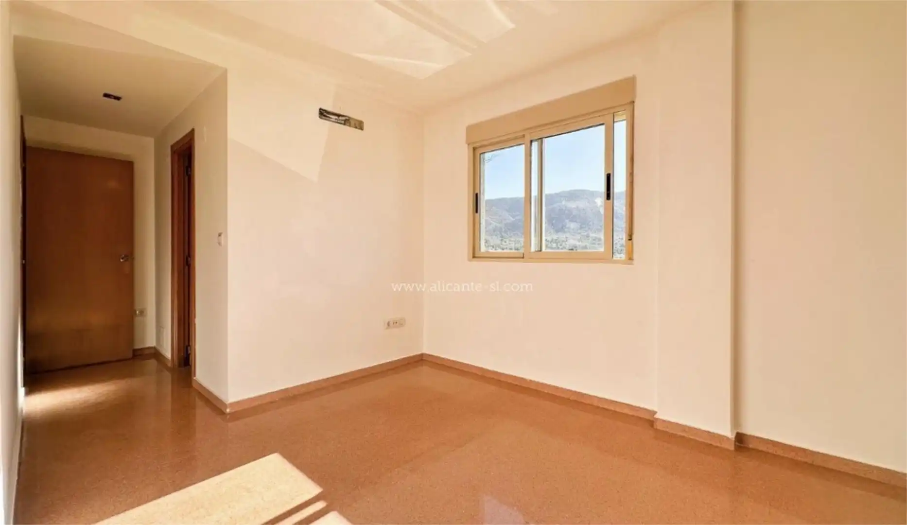 Habitación de Piso en venta en Hondón de las Nieves / El Fondó de les Neus con Trastero y Parking comunitario