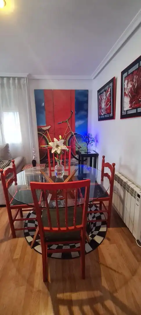 Piso en venta en Calle Francisco Cantera, 13, Centro Comedor de Piso en venta en Miranda de Ebro con Calefacción, Parquet y Amueblado