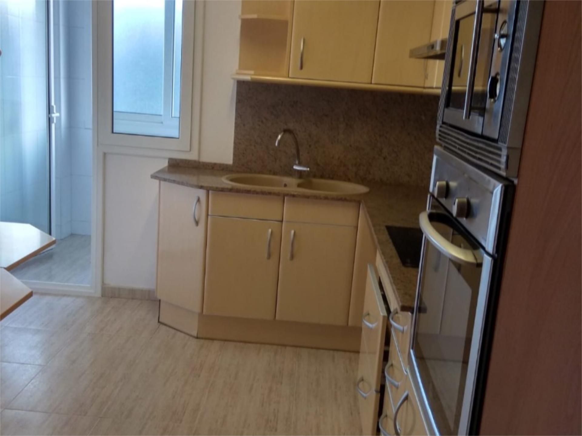 Cuina de Pis de lloguer en Ripollet amb Aire condicionat, Calefacció i Parquet