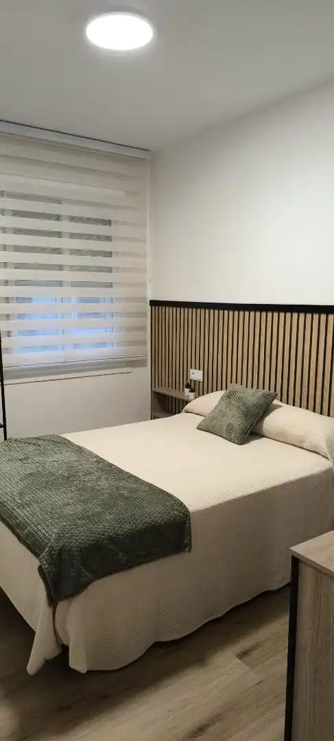 Wohnung zum Verkauf in Casas Novas, 22, La Seca - Los Salgueriños Schlafzimmer von Wohnung zum Verkauf in Pontevedra Capital mit Balkon
