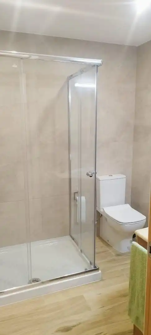 Wohnung zum Verkauf in Casas Novas, 22, La Seca - Los Salgueriños Badezimmer von Wohnung zum Verkauf in Pontevedra Capital mit Balkon
