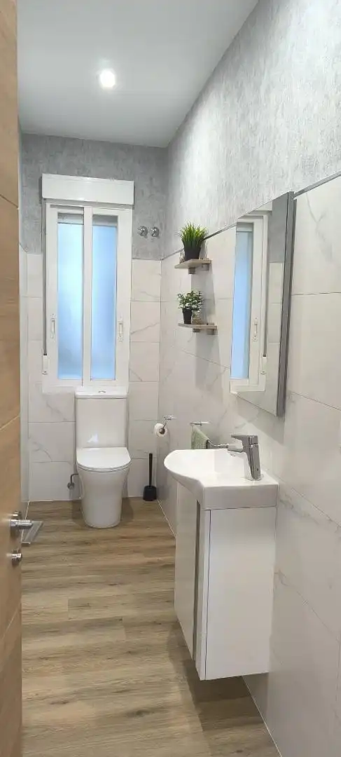 Wohnung zum Verkauf in Casas Novas, 22, La Seca - Los Salgueriños Badezimmer von Wohnung zum Verkauf in Pontevedra Capital mit Balkon