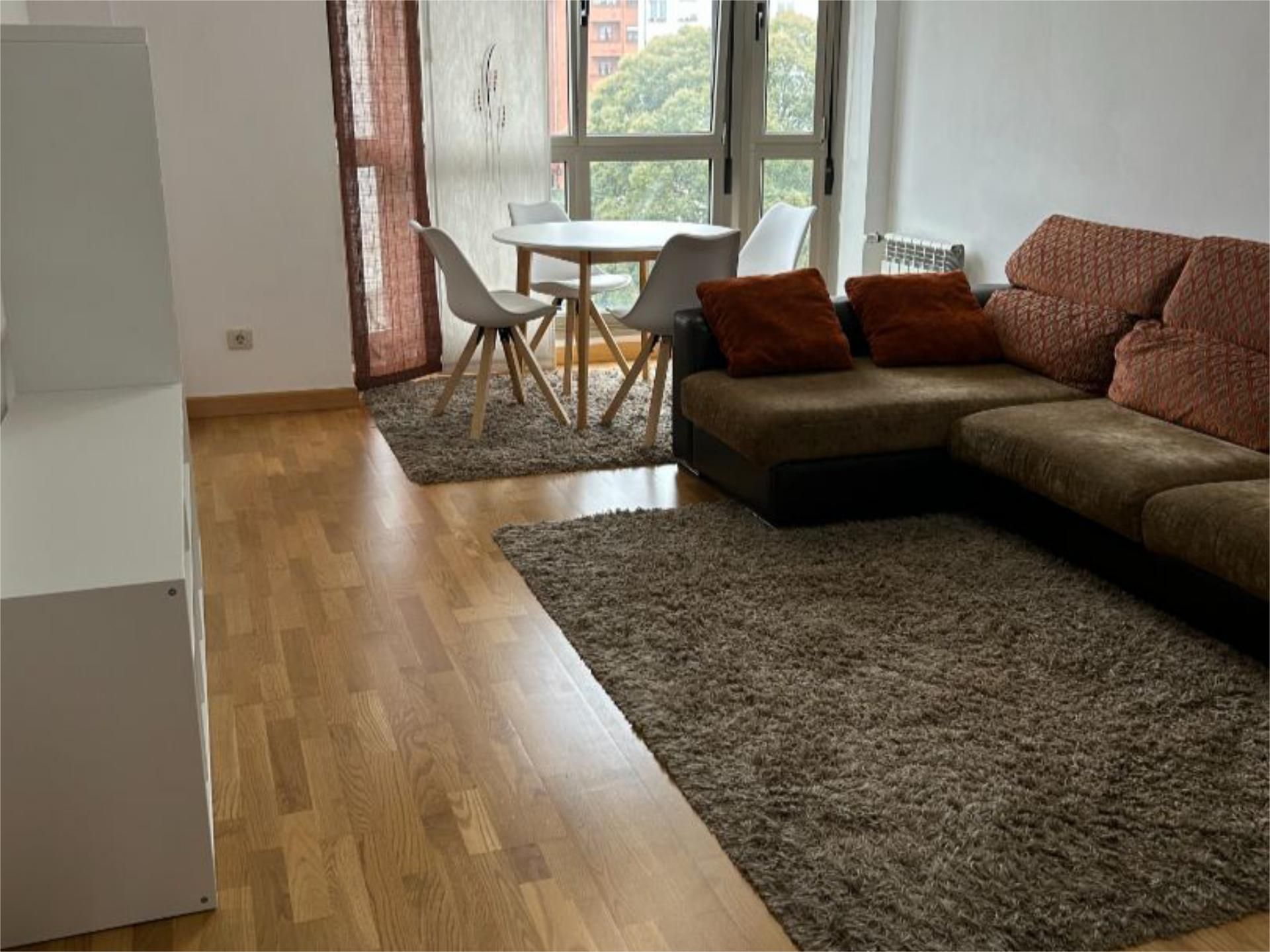 Living room of Flat to rent in Calle Isidoro Chamorro Perez, 12,   with Terrace and Balcony