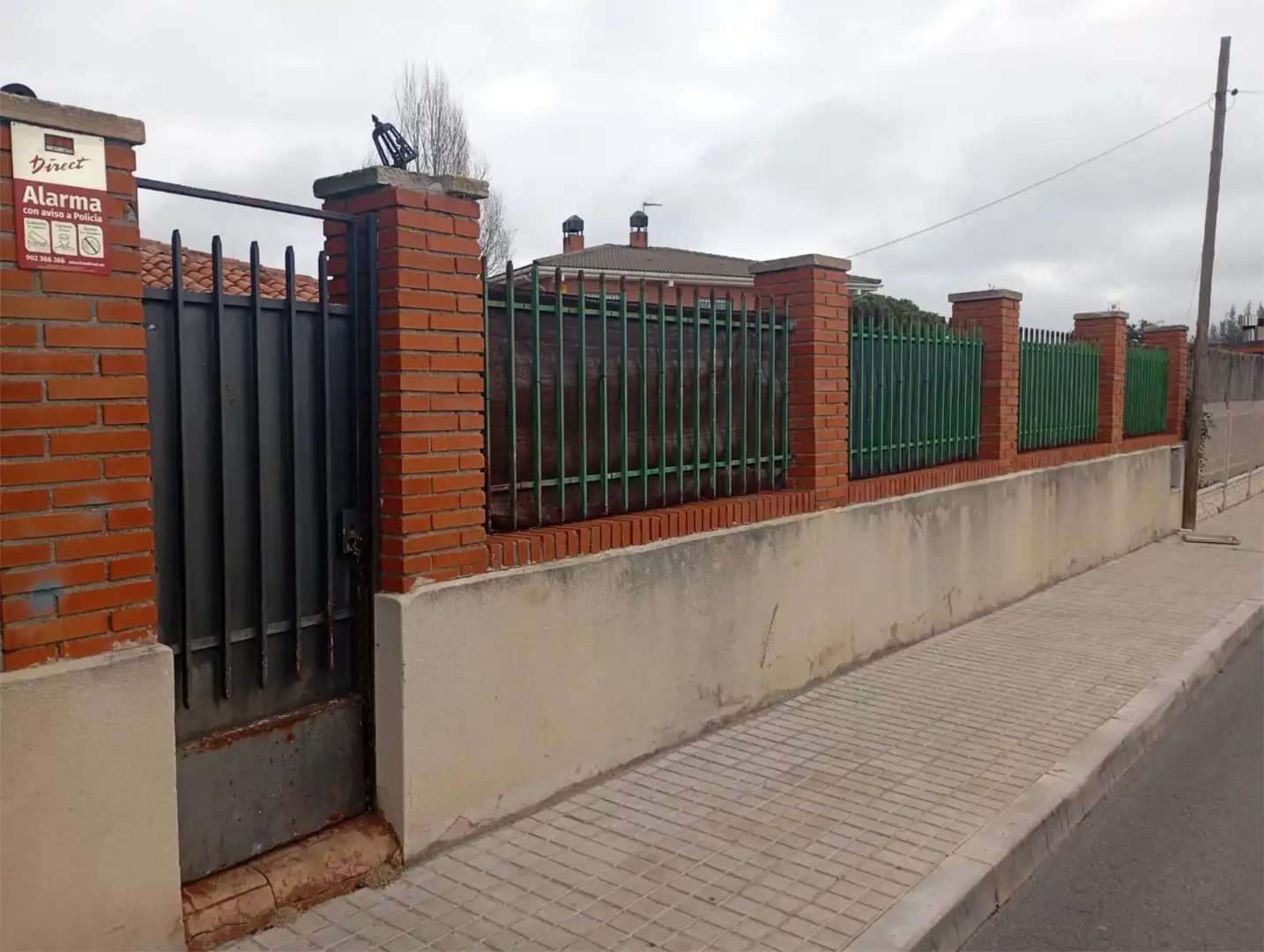 Vista exterior de Casa o chalet en venta en Sevilla la Nueva con Aire acondicionado, Terraza y Piscina