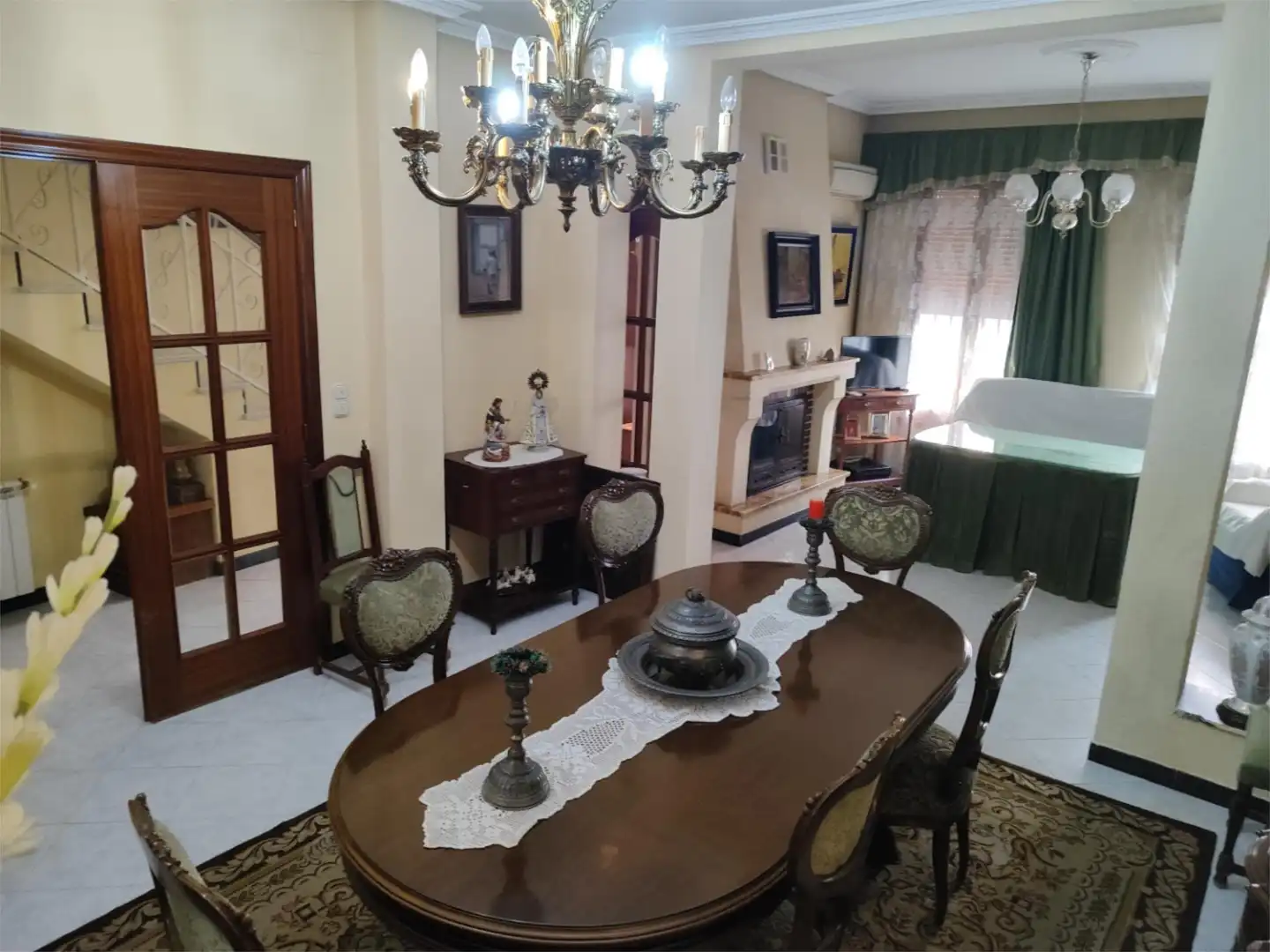 Casa adosada en venda a Calle Tumbon, 5, Don Benito Menjador de Casa adosada en venda en Don Benito amb Aire condicionat i Balcó