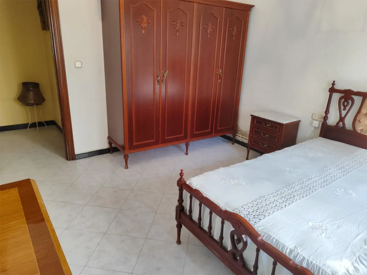 Casa adosada en venda a Calle Tumbon, 5, Don Benito Dormitori de Casa adosada en venda en Don Benito amb Aire condicionat i Balcó