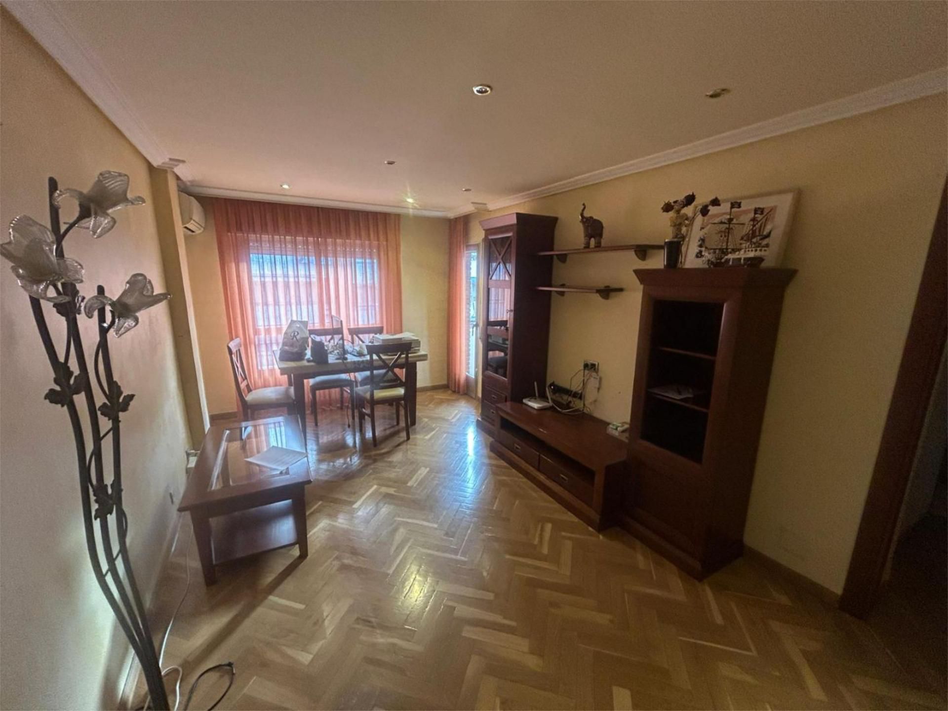 Vista exterior de Piso de alquiler en Leganés con Aire acondicionado y Terraza