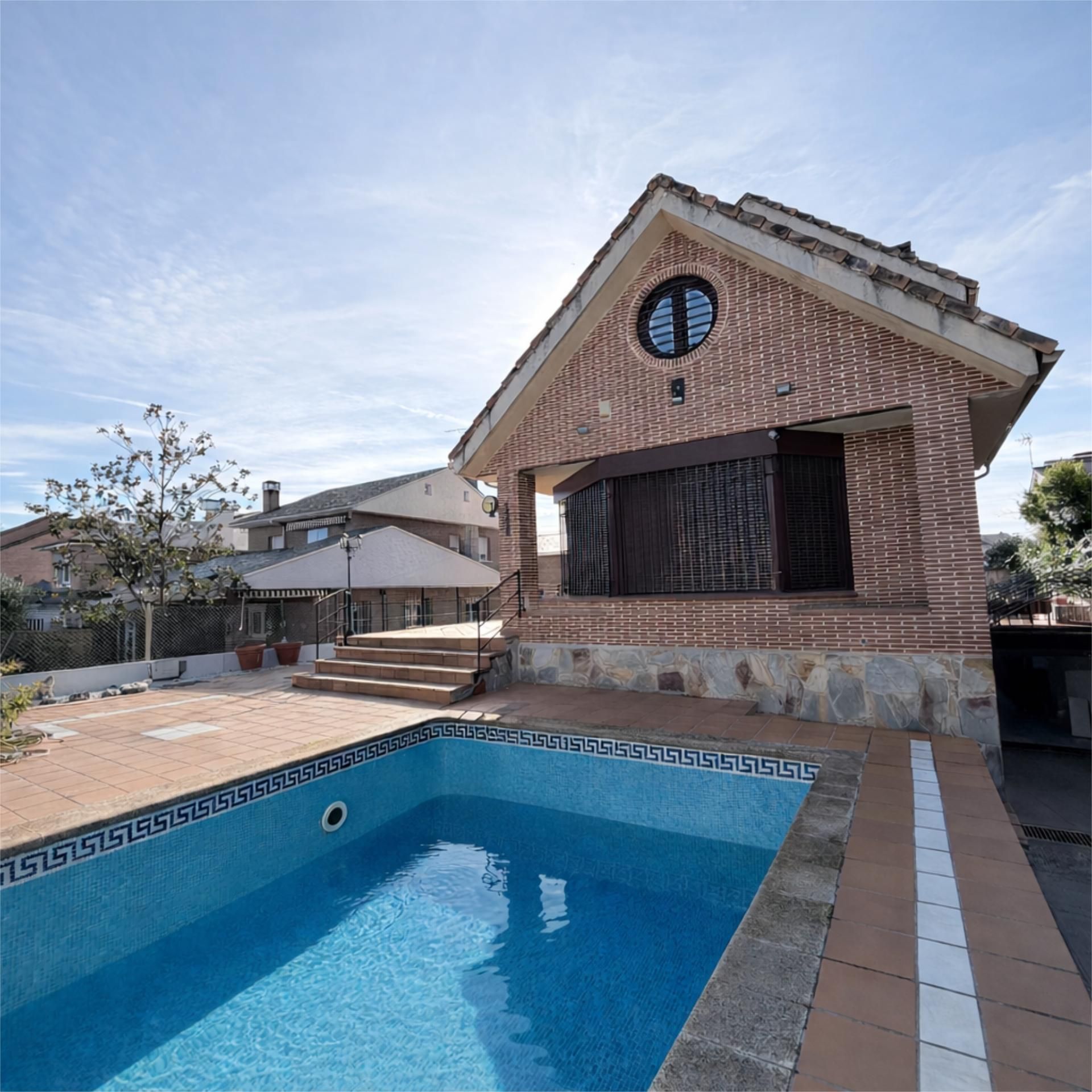 House or chalet for sale in Calle de Julio Romero de Torres, 4, Los Arcos - El Viviero Swimming pool of House or chalet for sale in Colmenar Viejo with Air Conditioner, Heating and Private garden