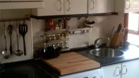 Foto 2 de Piso en venta en Axular Kalea, 40, Kalero - Basozelai, Basauri