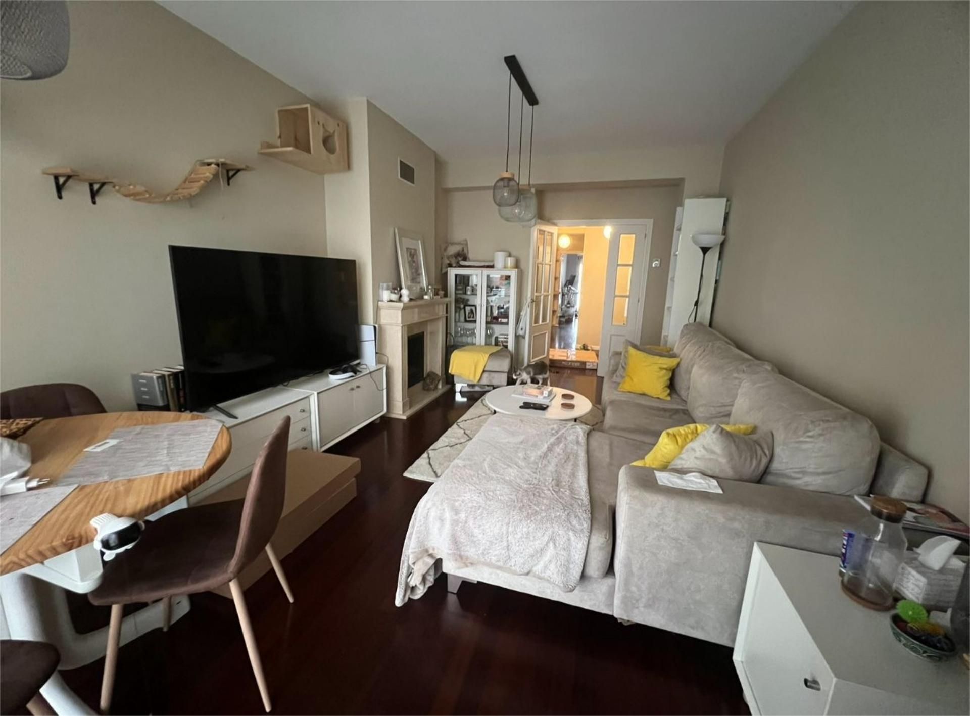 Living room of Flat for sale in Calle José Posada Herrera, 7,   with Balcony