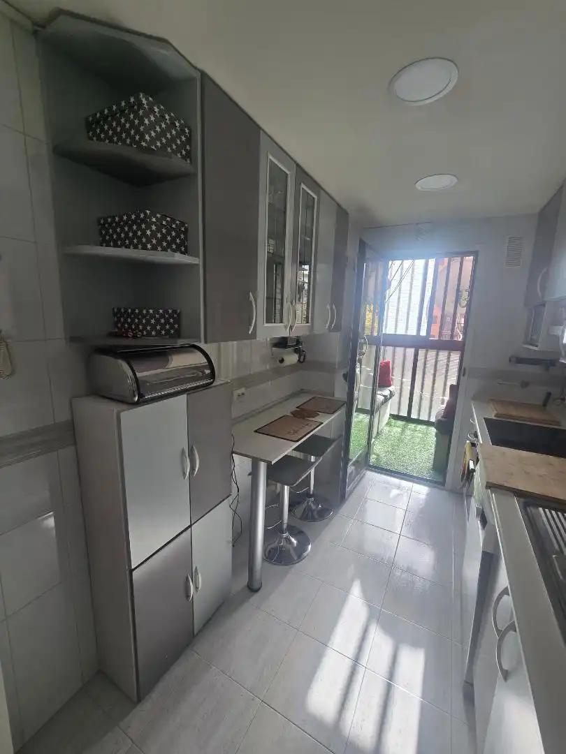 Room in Calle Dodge, Orcasitas